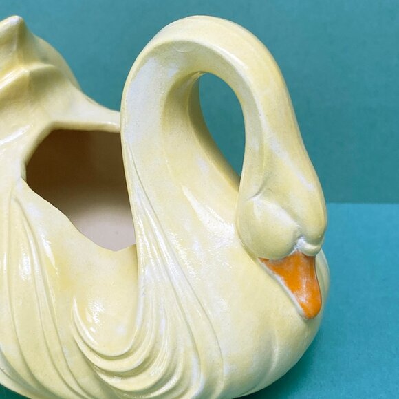 Beautiful Small Yellow Ceramic Vintage Swan Bowl - Swan Planter - Farmhouse - Picture 3 of 8